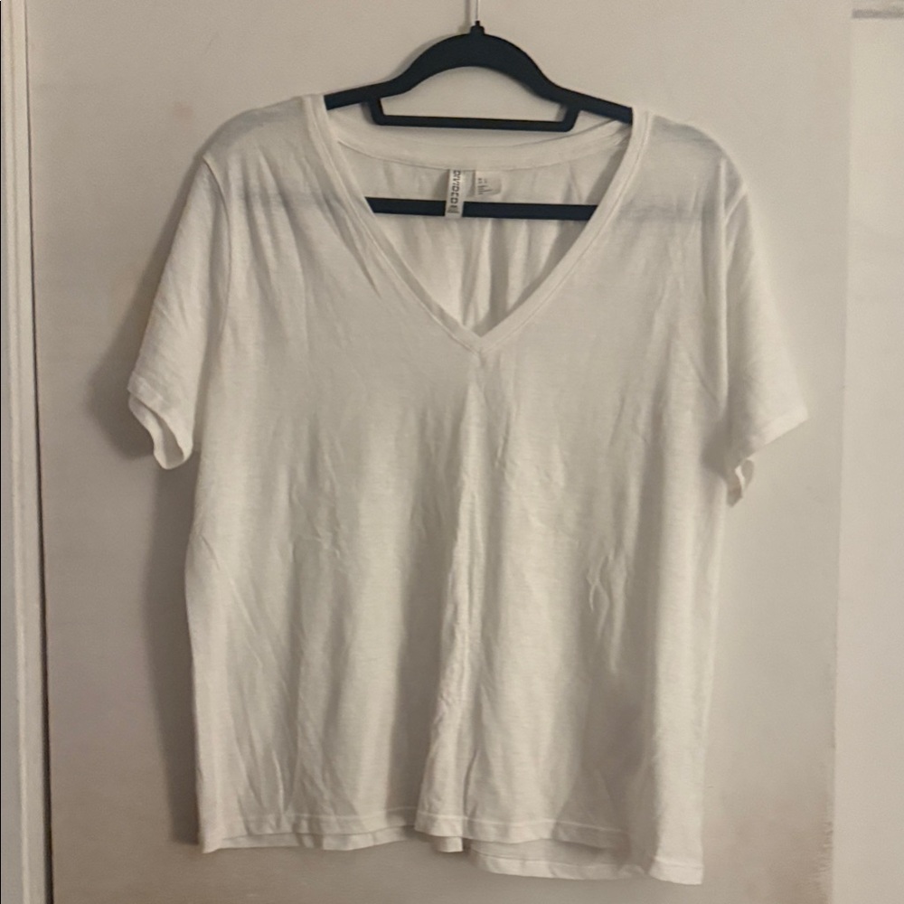 Divided Classic White V-Neck Tee